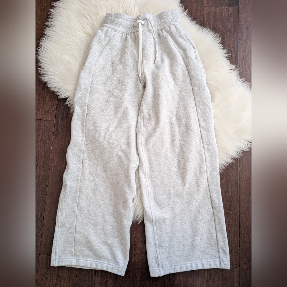 lululemon athletica Wide-Leg Drawstring Sweatpants in Light Gray Cropped / Short